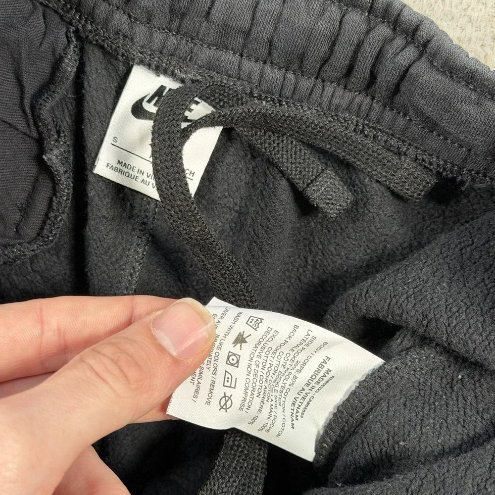 Nike Sweatpants Mens Small Black Sportswear Club Fleece Drawstring Gym Joggers